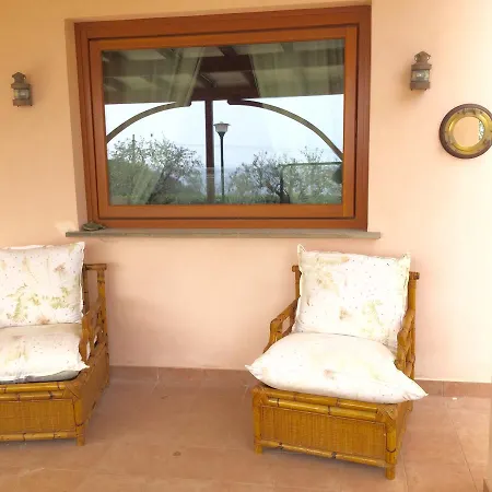 Hill In The Middle Of The Green Luxurious Apartment Noli