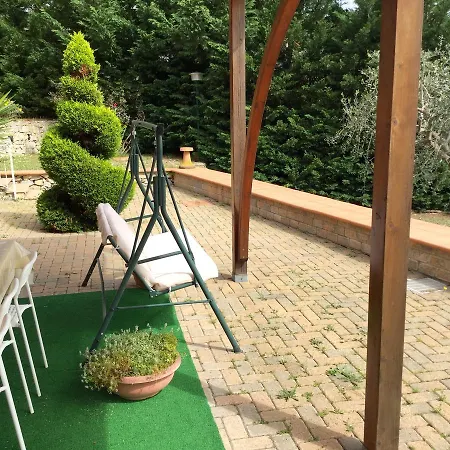 Hill In The Middle Of The Green Luxurious * Noli