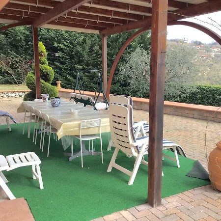 Hill In The Middle Of The Green Luxurious Appartamento