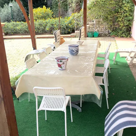 Hill In The Middle Of The Green Luxurious Appartamento Noli
